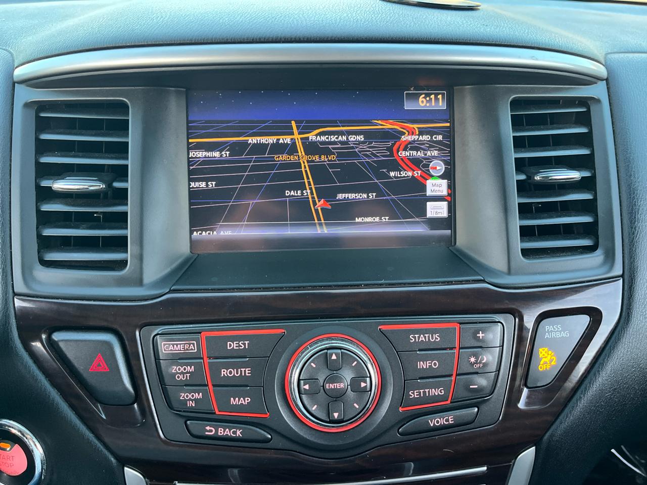 Nissan Pathfinder SV 2WD 2015