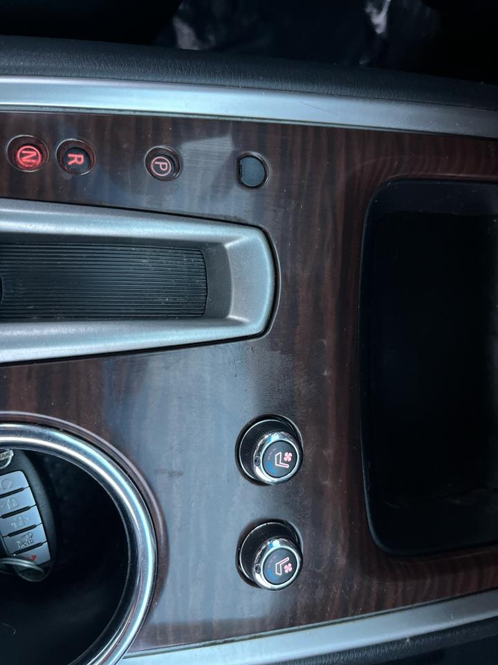 Nissan Pathfinder SV 2WD 2015