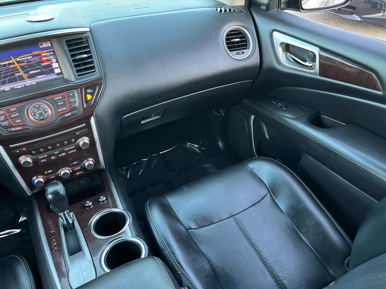 Nissan Pathfinder SV 2WD 2015