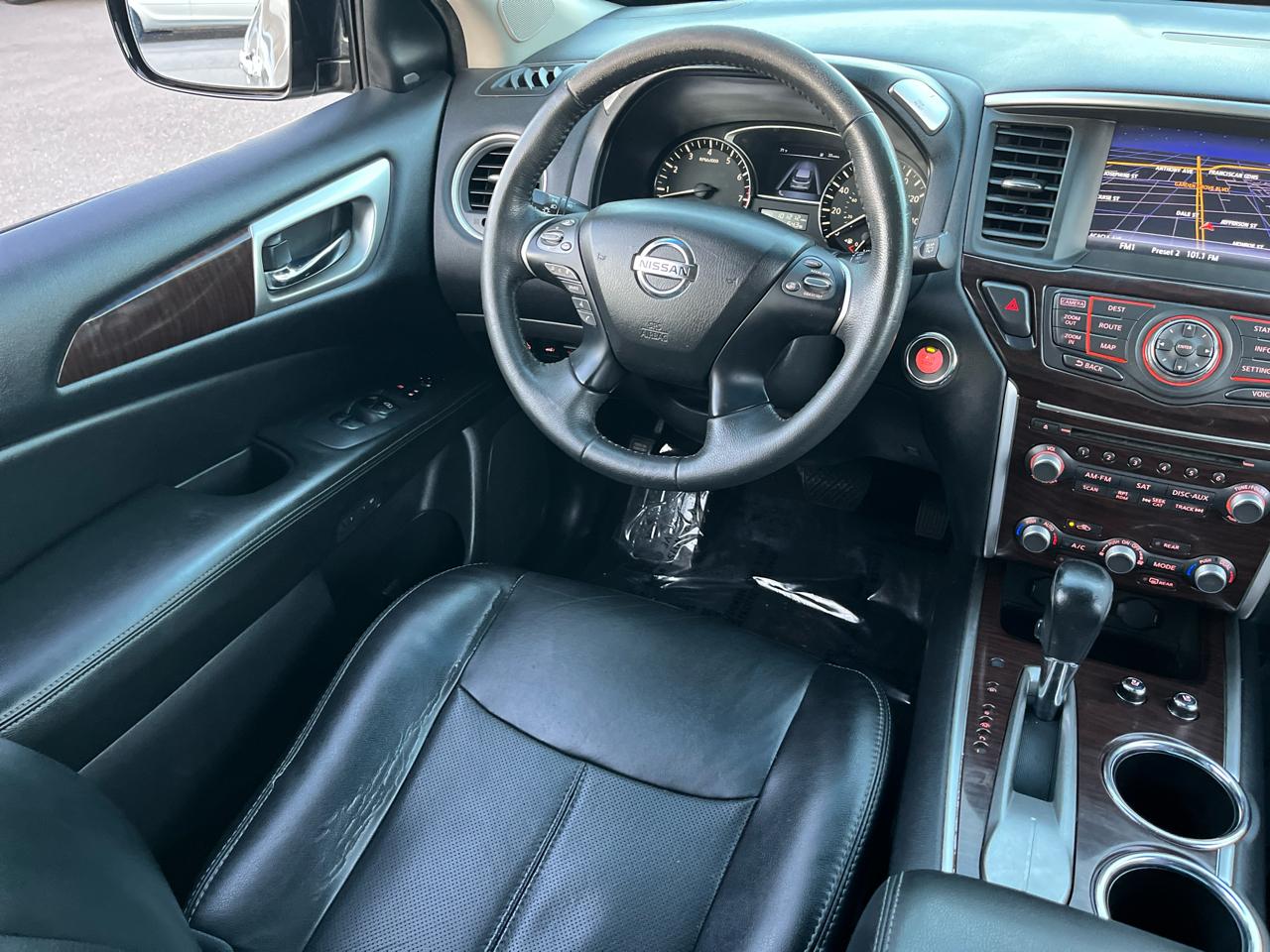 Nissan Pathfinder SV 2WD 2015