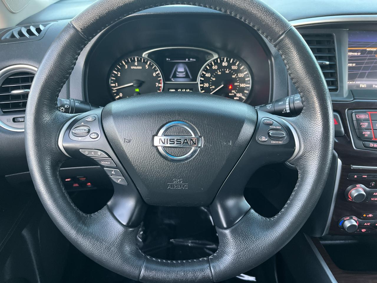 Nissan Pathfinder SV 2WD 2015