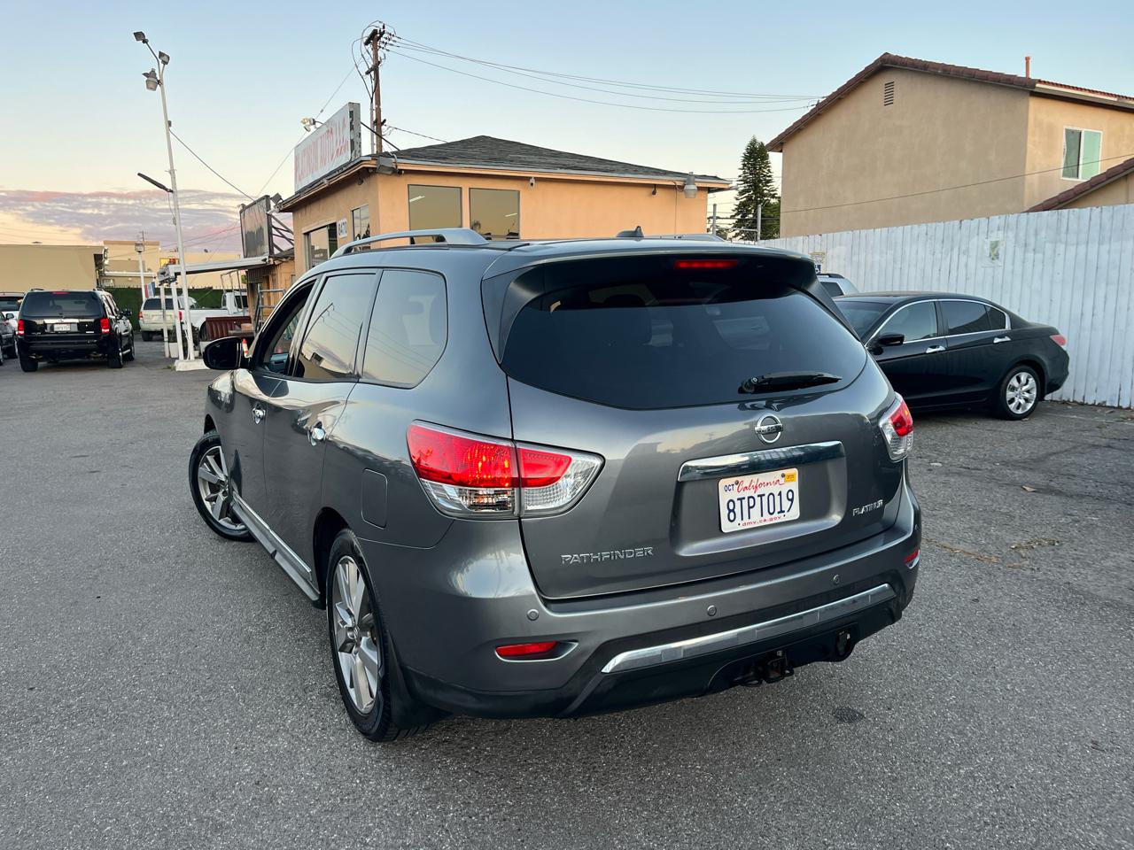 Nissan Pathfinder SV 2WD 2015