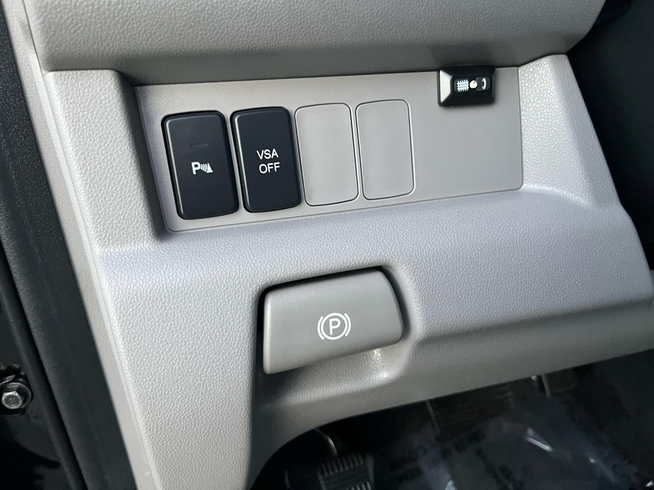 Honda Pilot Touring 2WD 5-Spd AT with DVD 2011