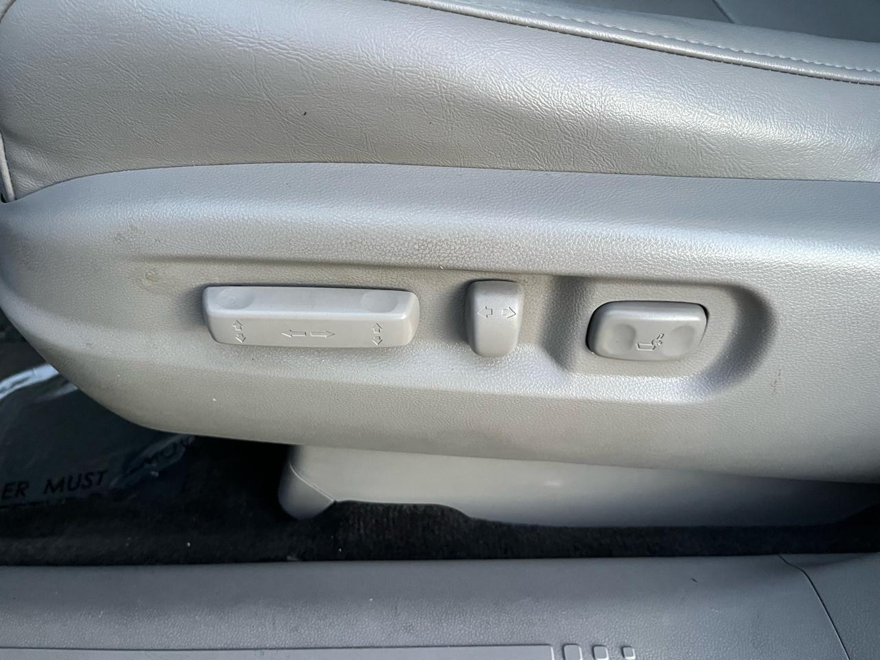 Honda Pilot Touring 2WD 5-Spd AT with DVD 2011