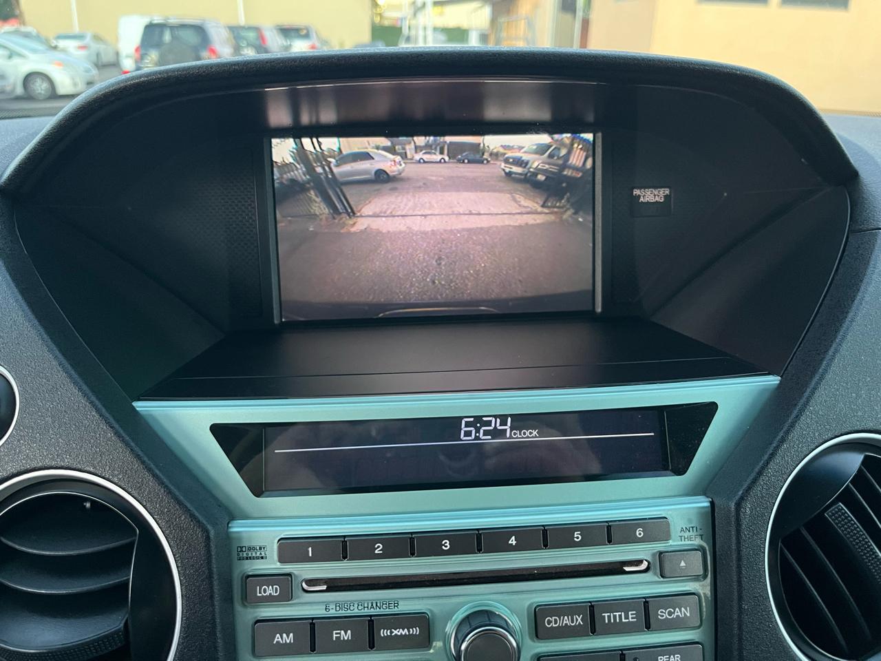 Honda Pilot Touring 2WD 5-Spd AT with DVD 2011