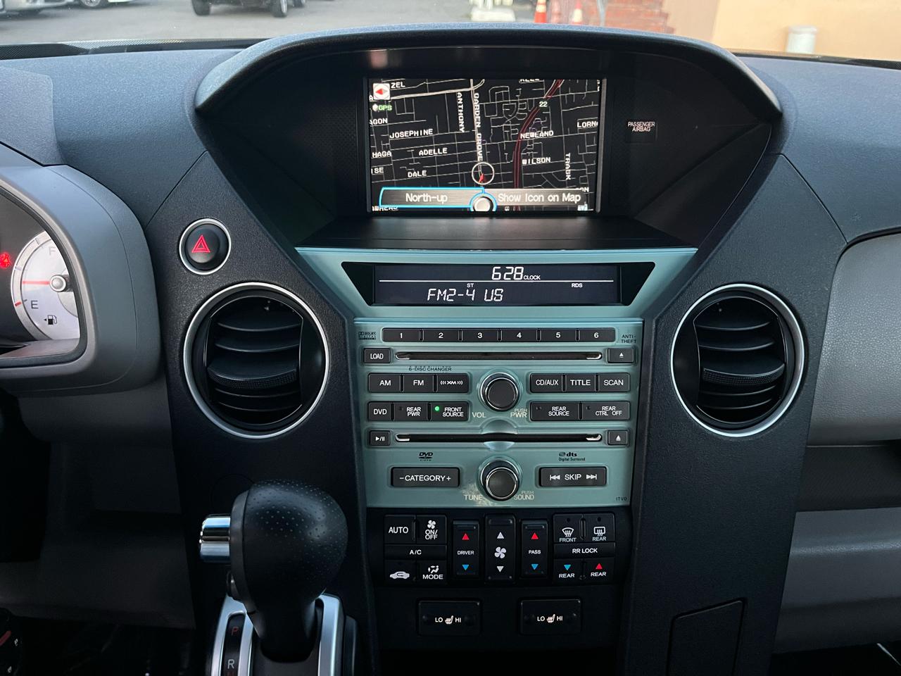 Honda Pilot Touring 2WD 5-Spd AT with DVD 2011