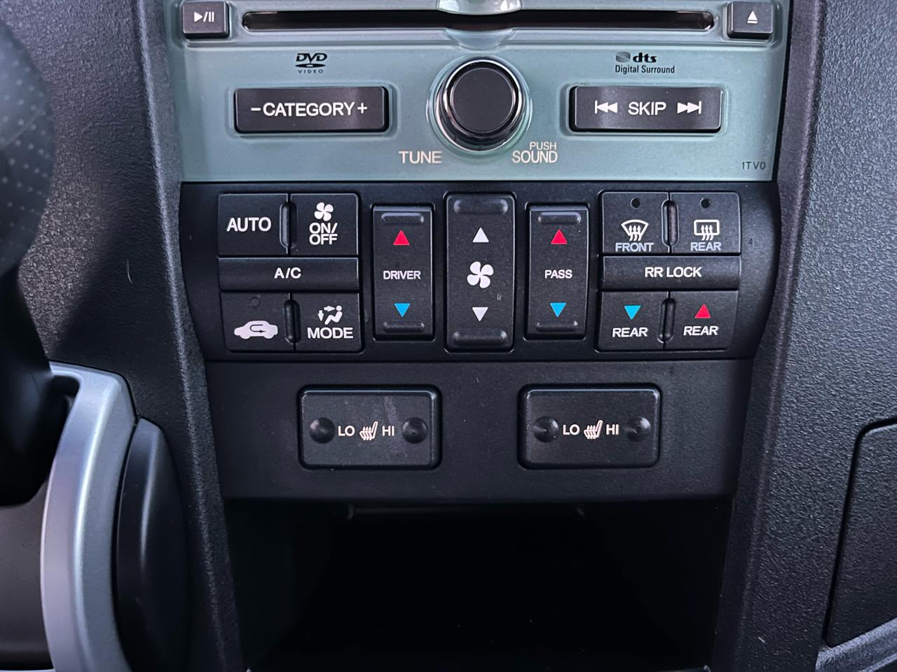 Honda Pilot Touring 2WD 5-Spd AT with DVD 2011