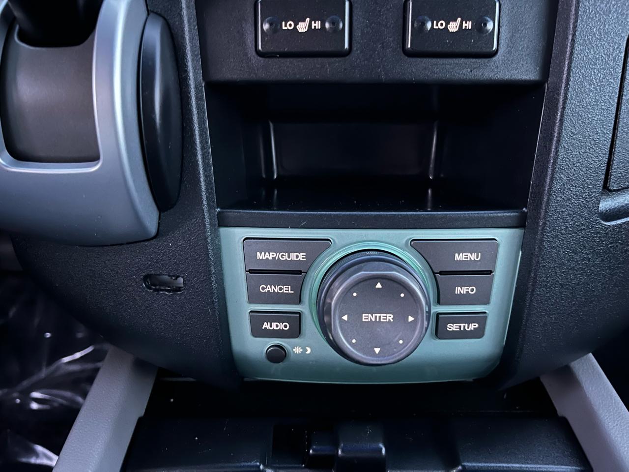 Honda Pilot Touring 2WD 5-Spd AT with DVD 2011