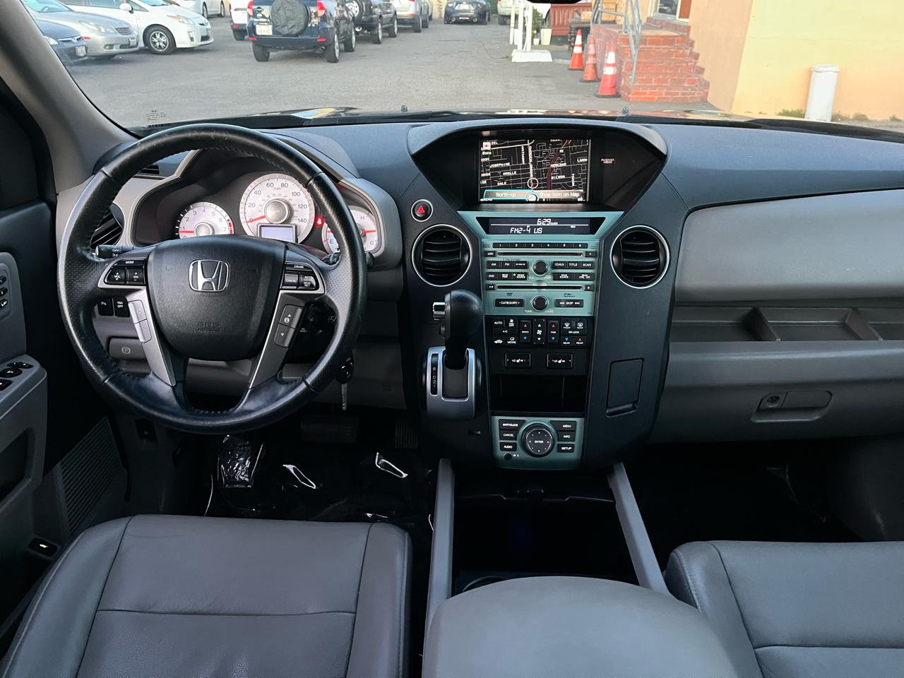 Honda Pilot Touring 2WD 5-Spd AT with DVD 2011