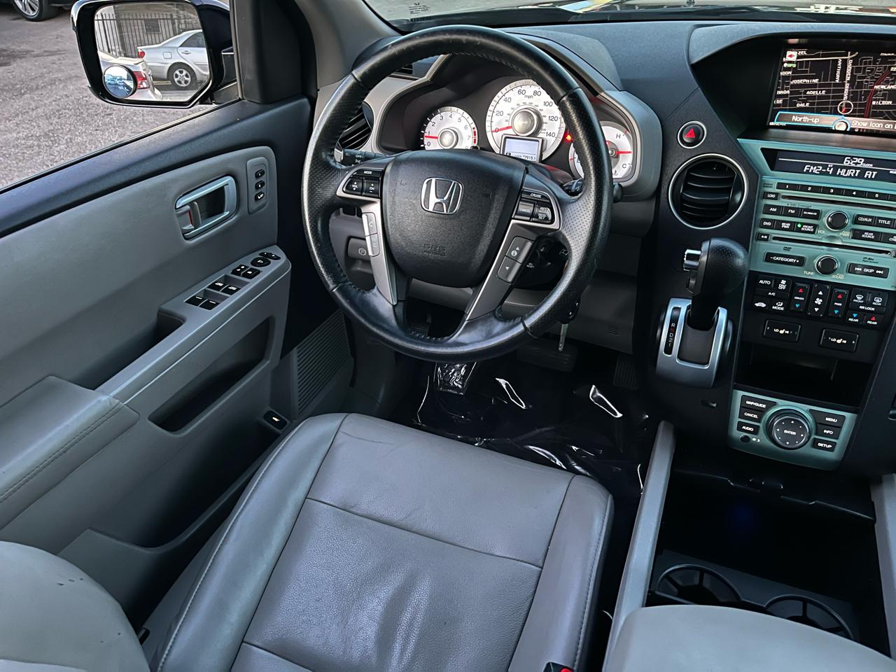 Honda Pilot Touring 2WD 5-Spd AT with DVD 2011