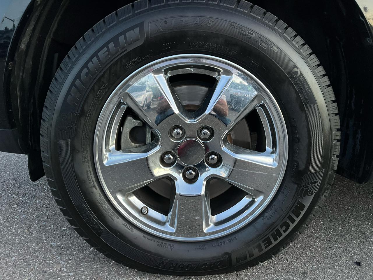 Honda Pilot Touring 2WD 5-Spd AT with DVD 2011