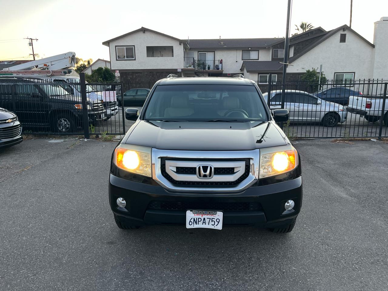 Honda Pilot Touring 2WD 5-Spd AT with DVD 2011