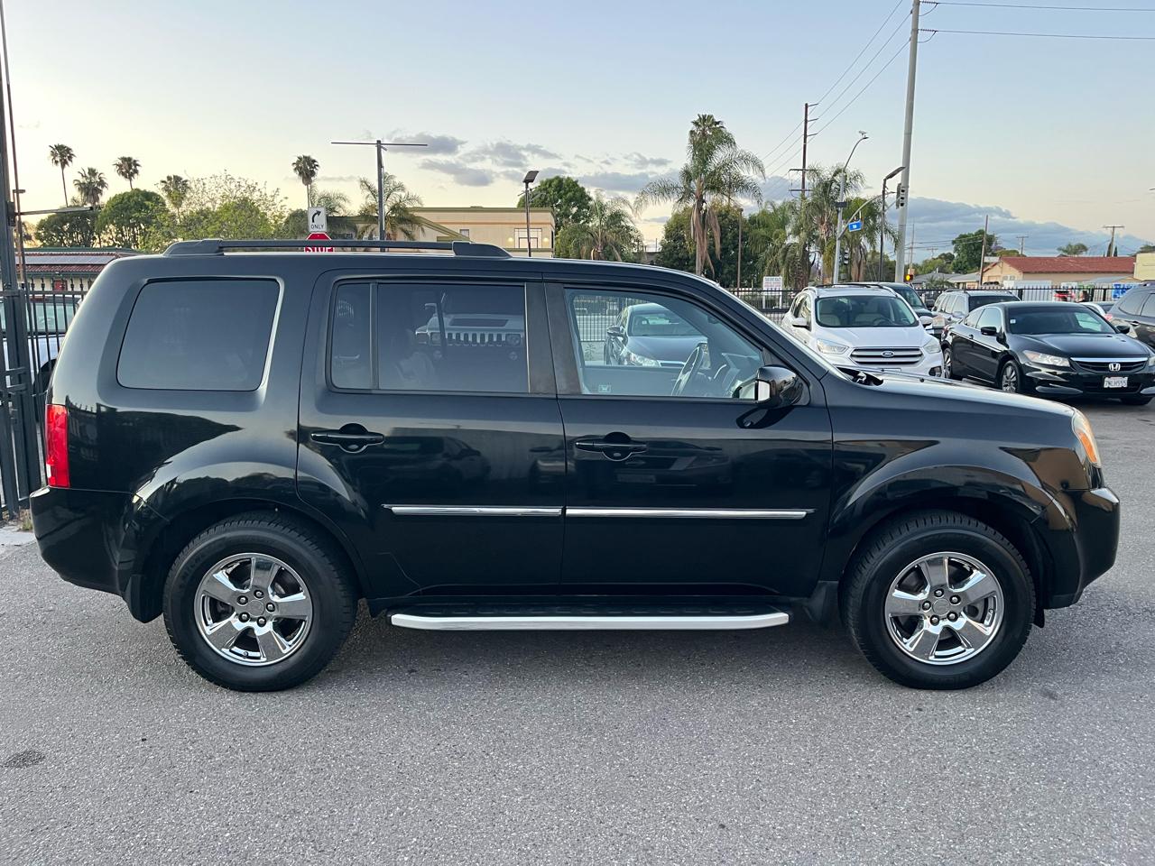 Honda Pilot Touring 2WD 5-Spd AT with DVD 2011