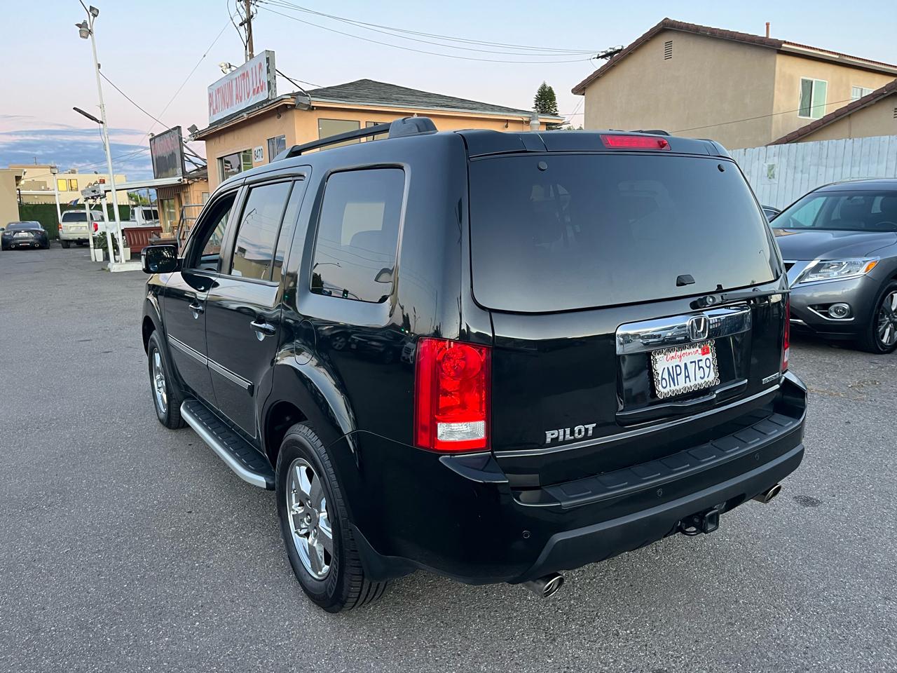 Honda Pilot Touring 2WD 5-Spd AT with DVD 2011