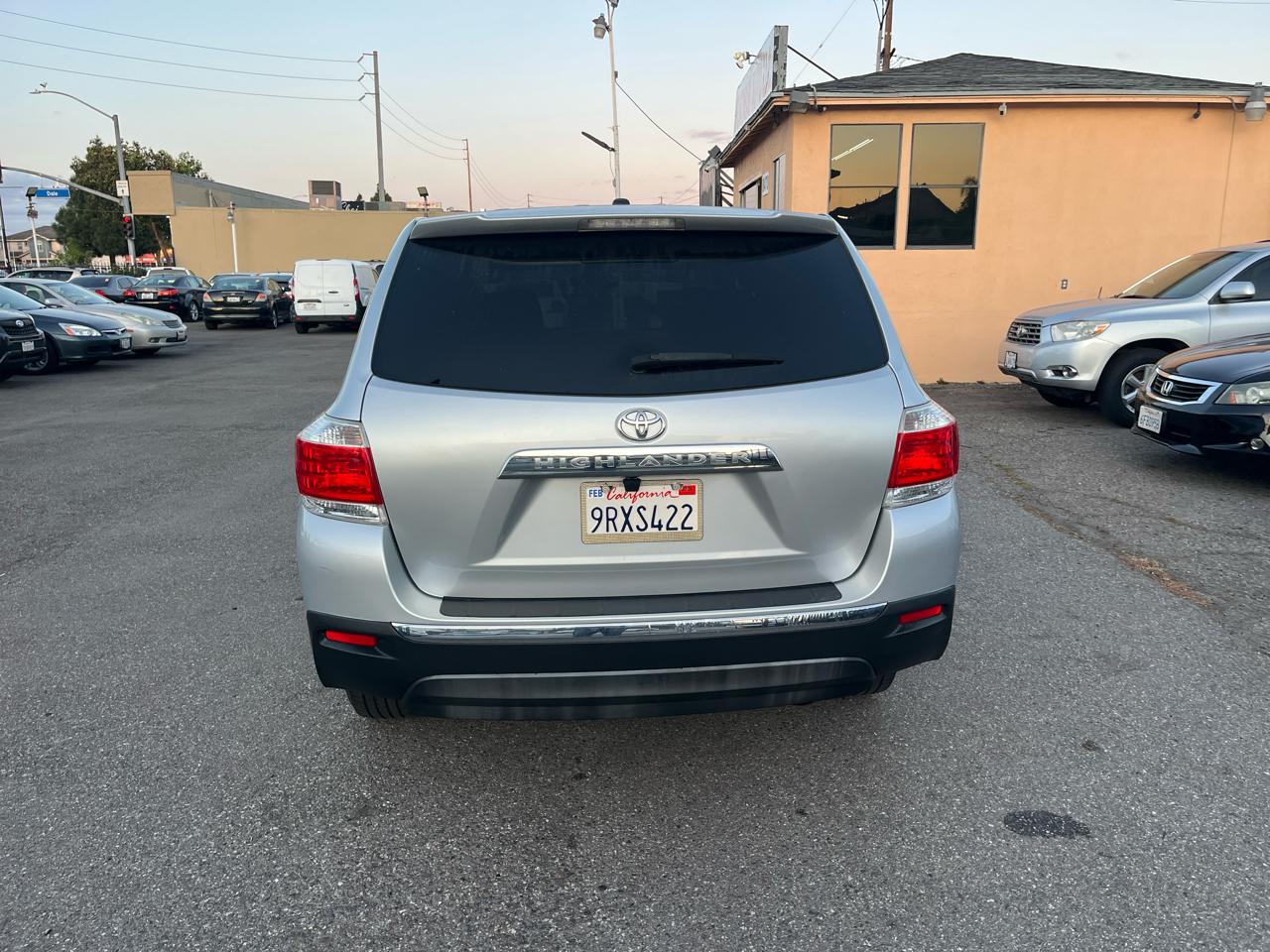 Toyota Highlander Base 2WD I4 2012