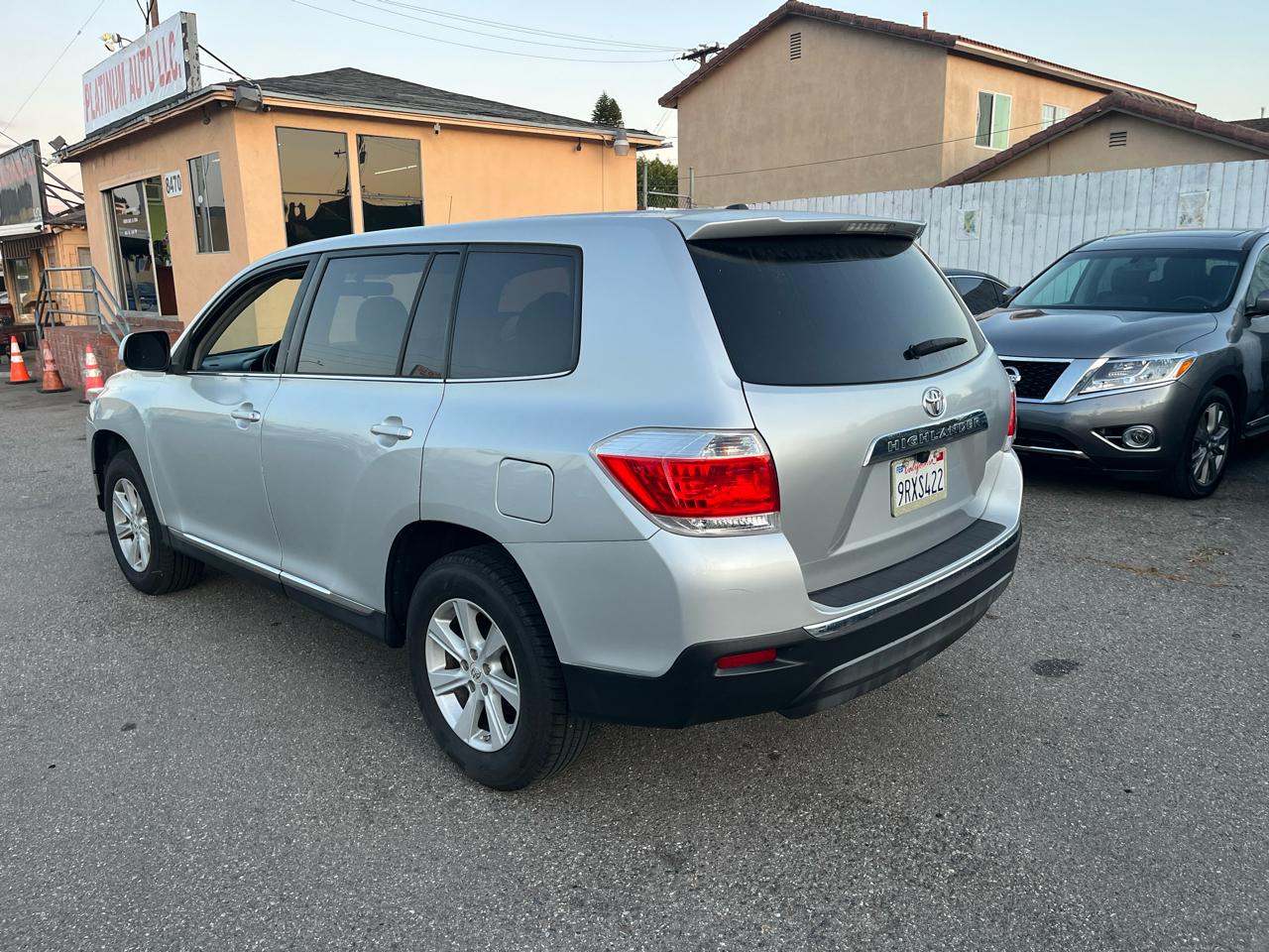 Toyota Highlander Base 2WD I4 2012