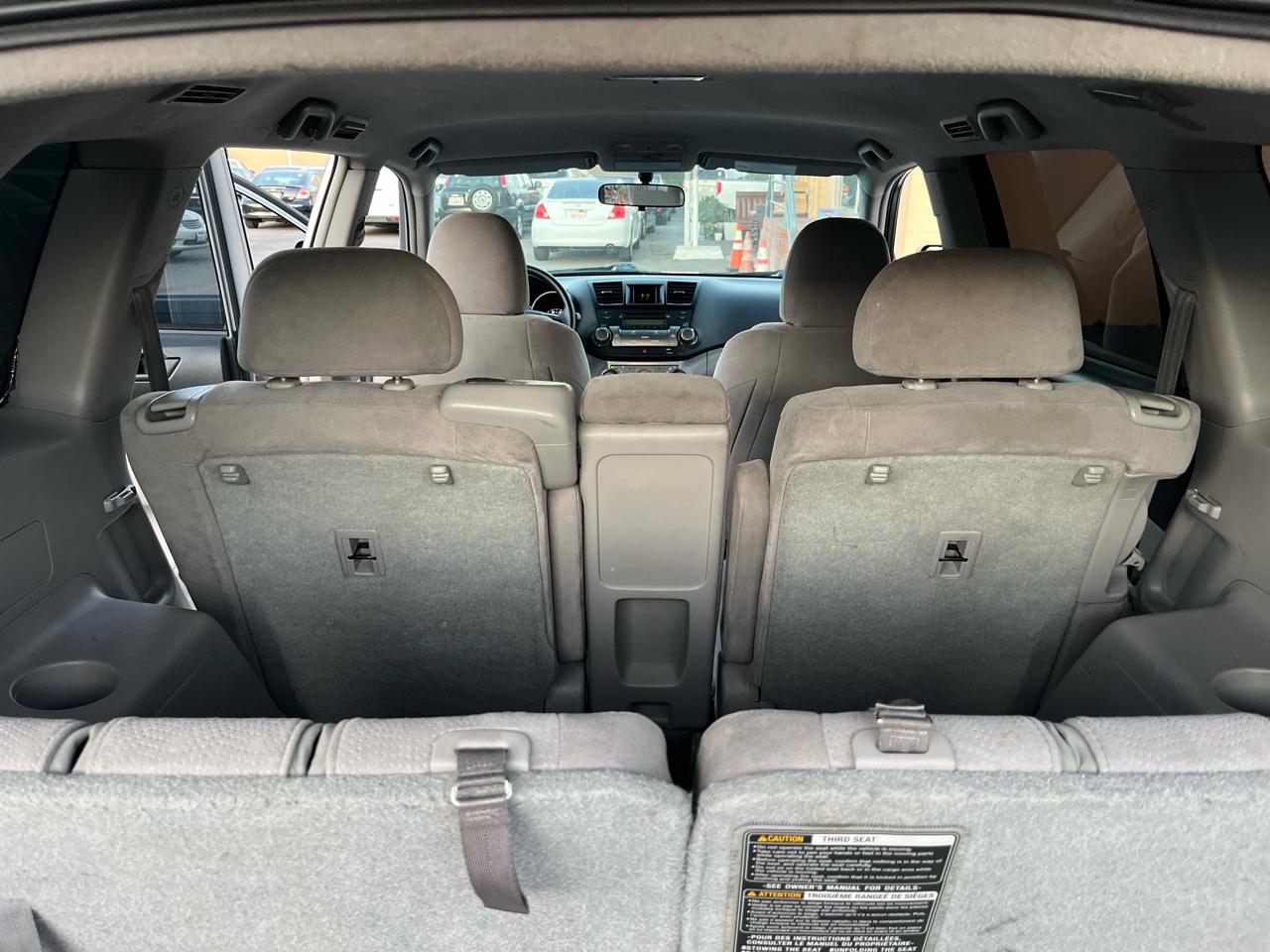 Toyota Highlander Base 2WD I4 2012