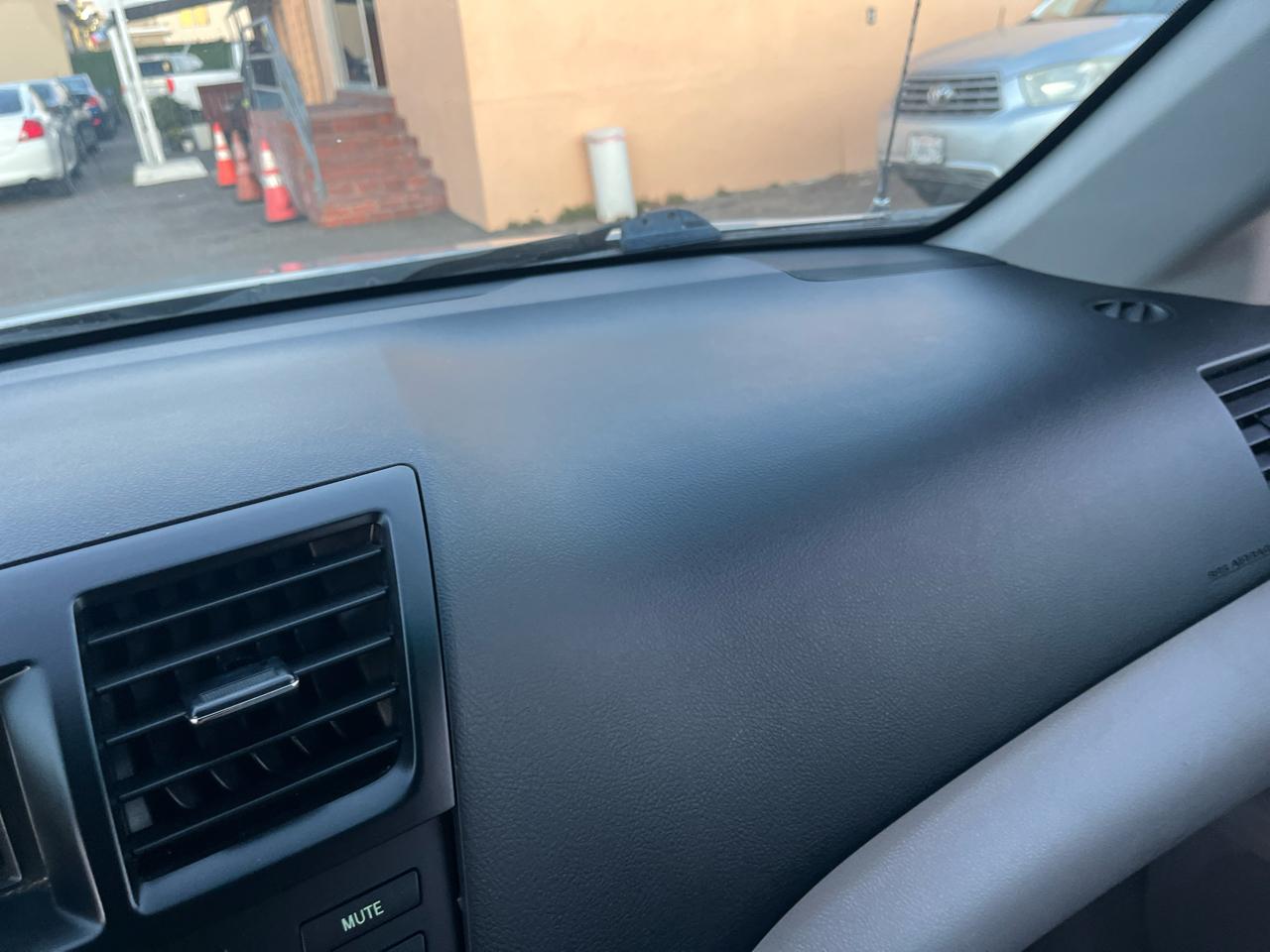 Toyota Highlander Base 2WD I4 2012