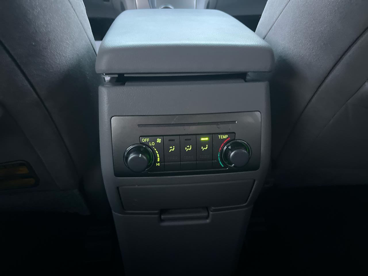 Toyota Highlander Base 2WD I4 2012