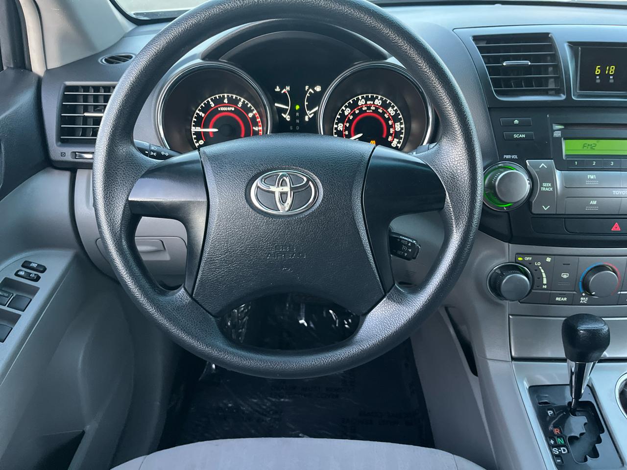 Toyota Highlander Base 2WD I4 2012