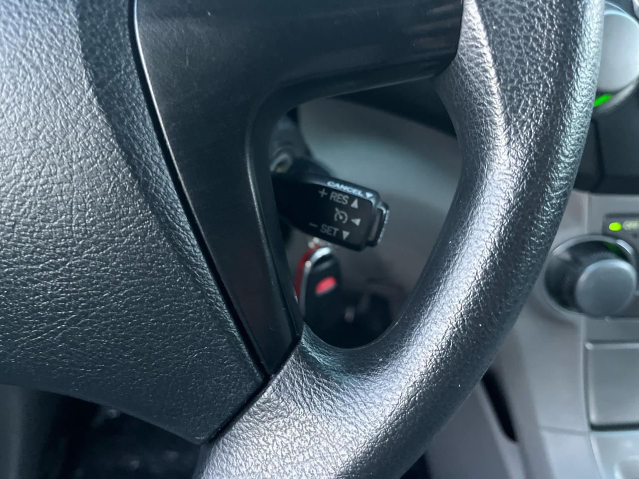 Toyota Highlander Base 2WD I4 2012