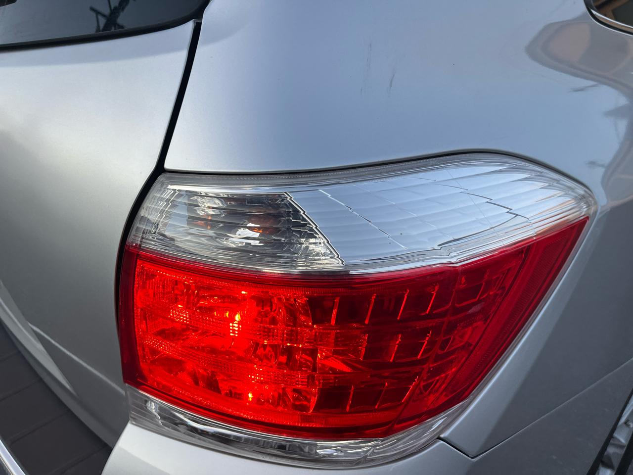 Toyota Highlander Base 2WD I4 2012