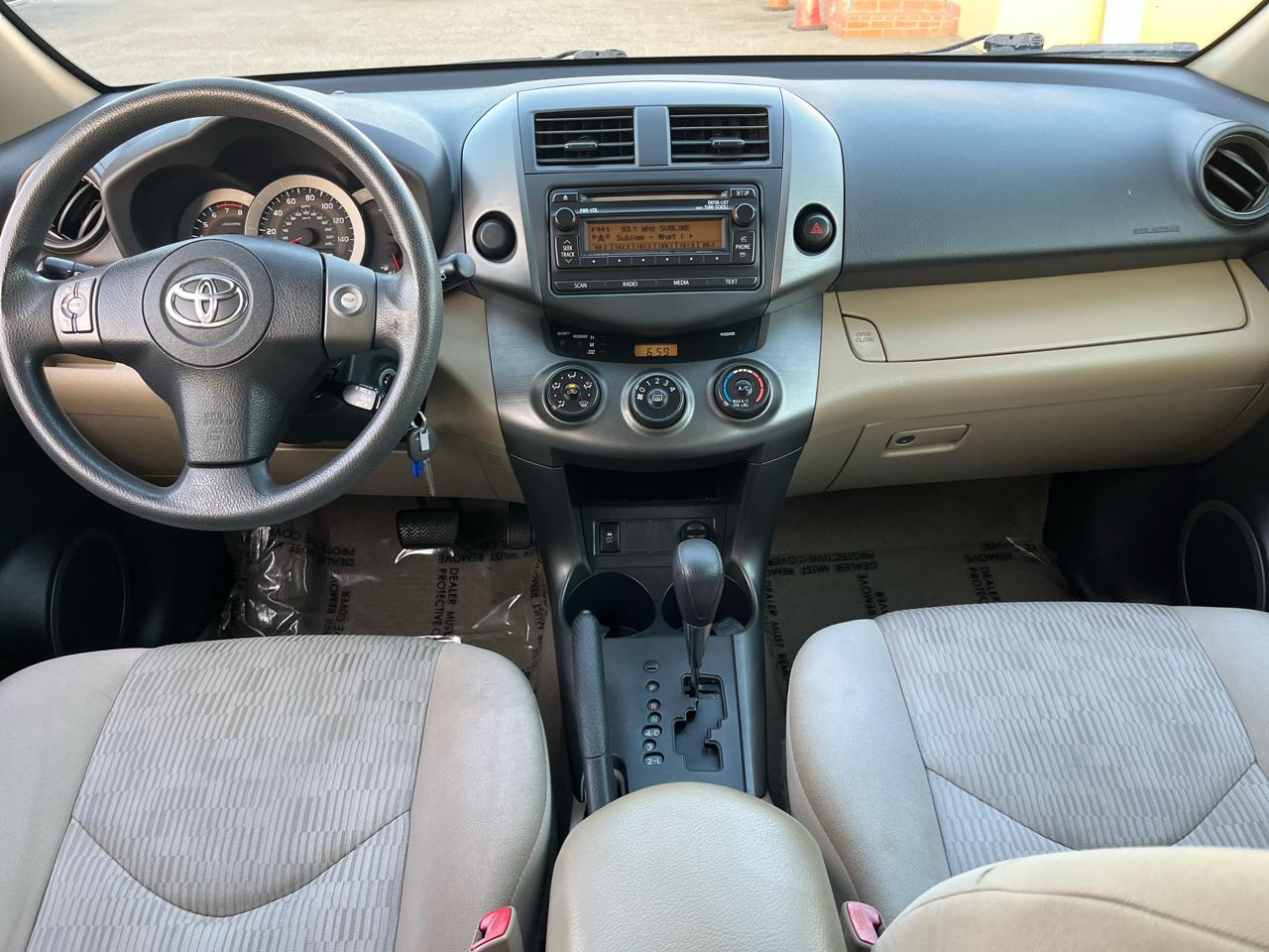 Toyota RAV4 Base V6 2WD 2012
