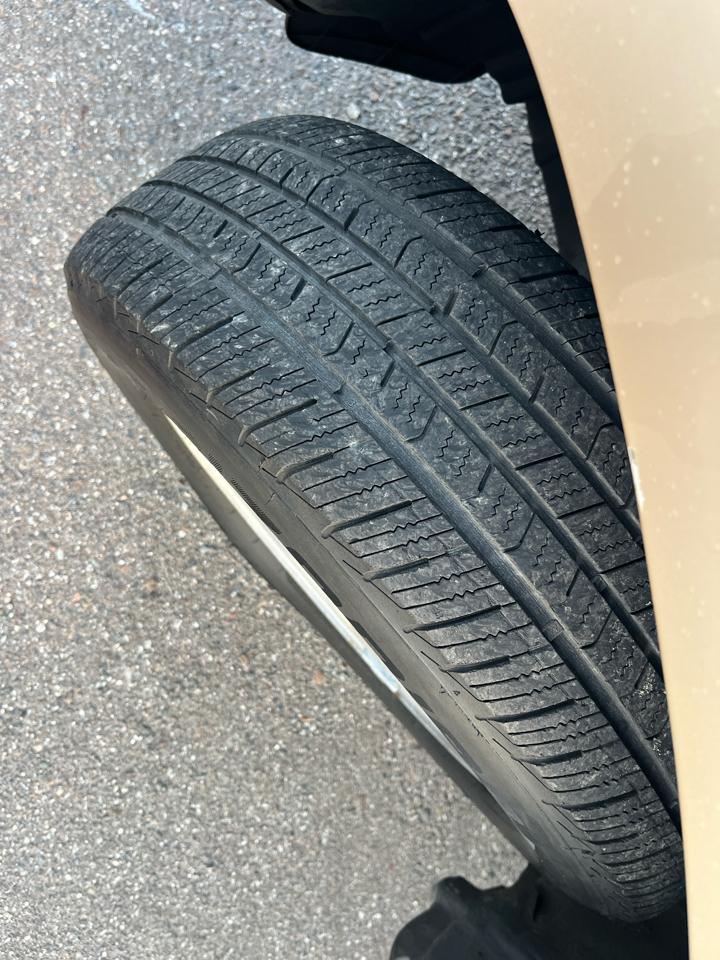 Toyota RAV4 Base V6 2WD 2012