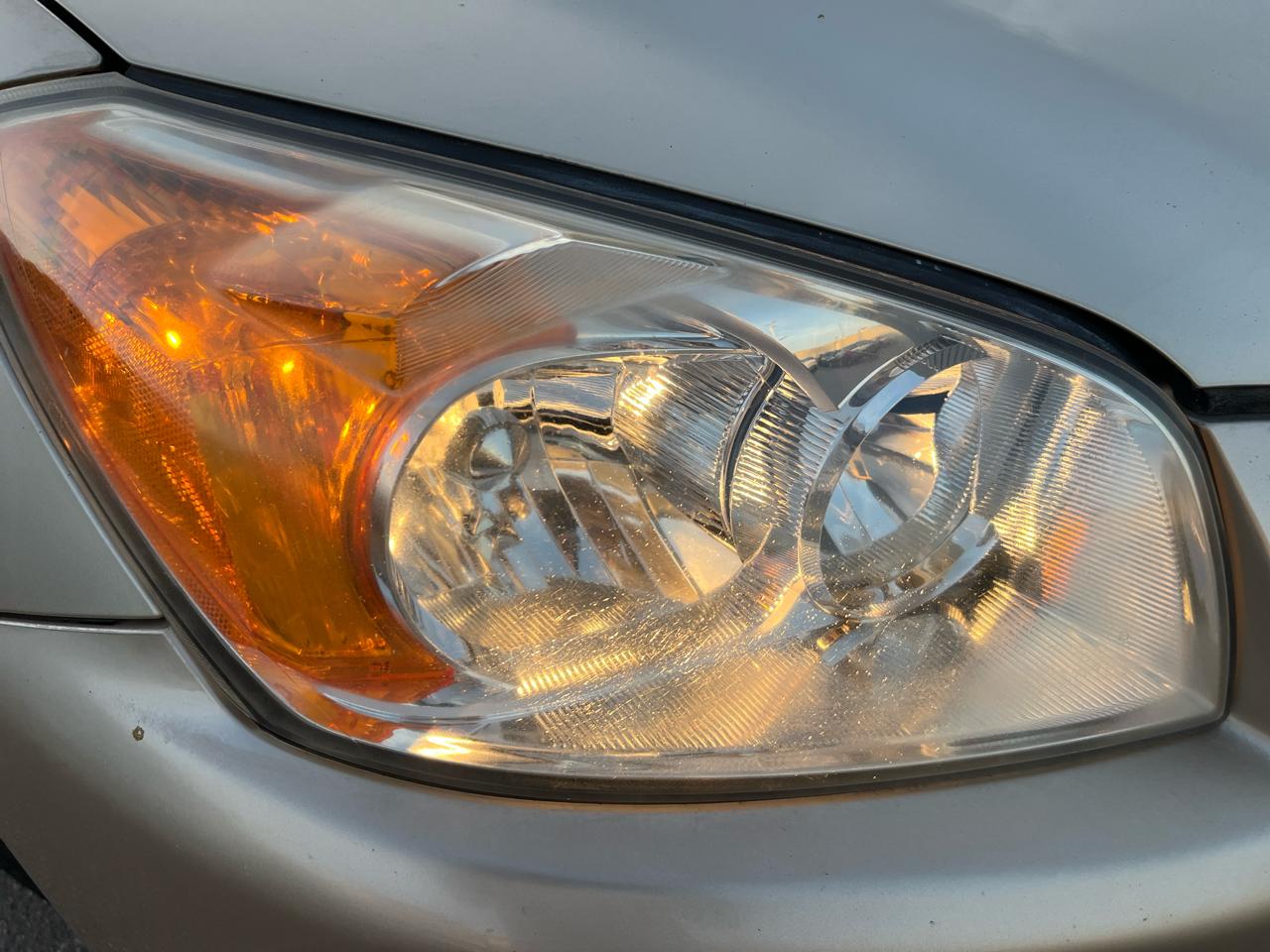 Toyota RAV4 Base V6 2WD 2012