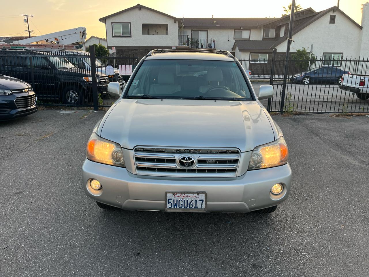 Toyota Highlander Limited V6 2WD 2006