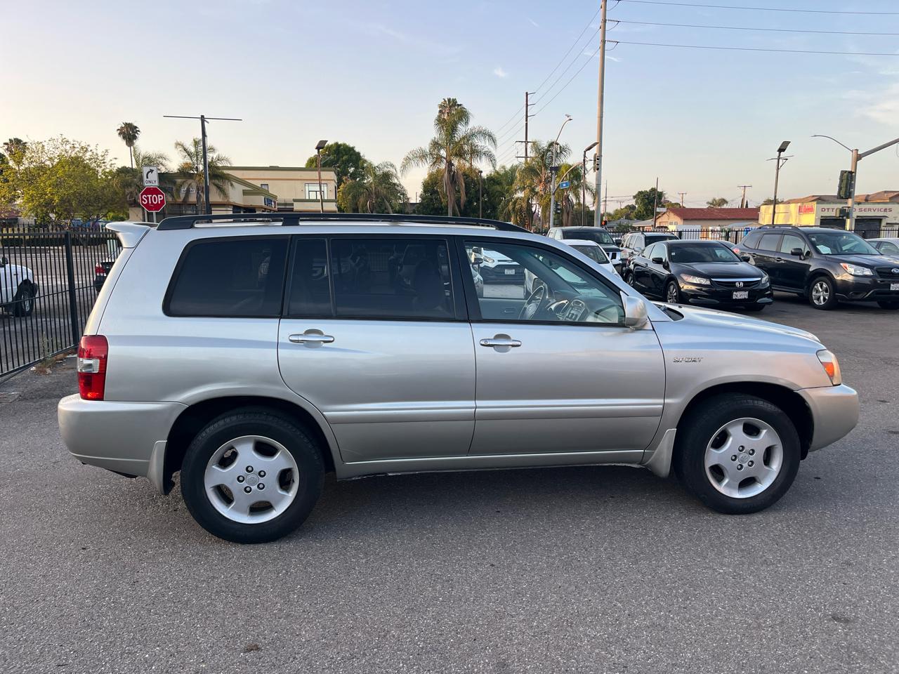 Toyota Highlander Limited V6 2WD 2006