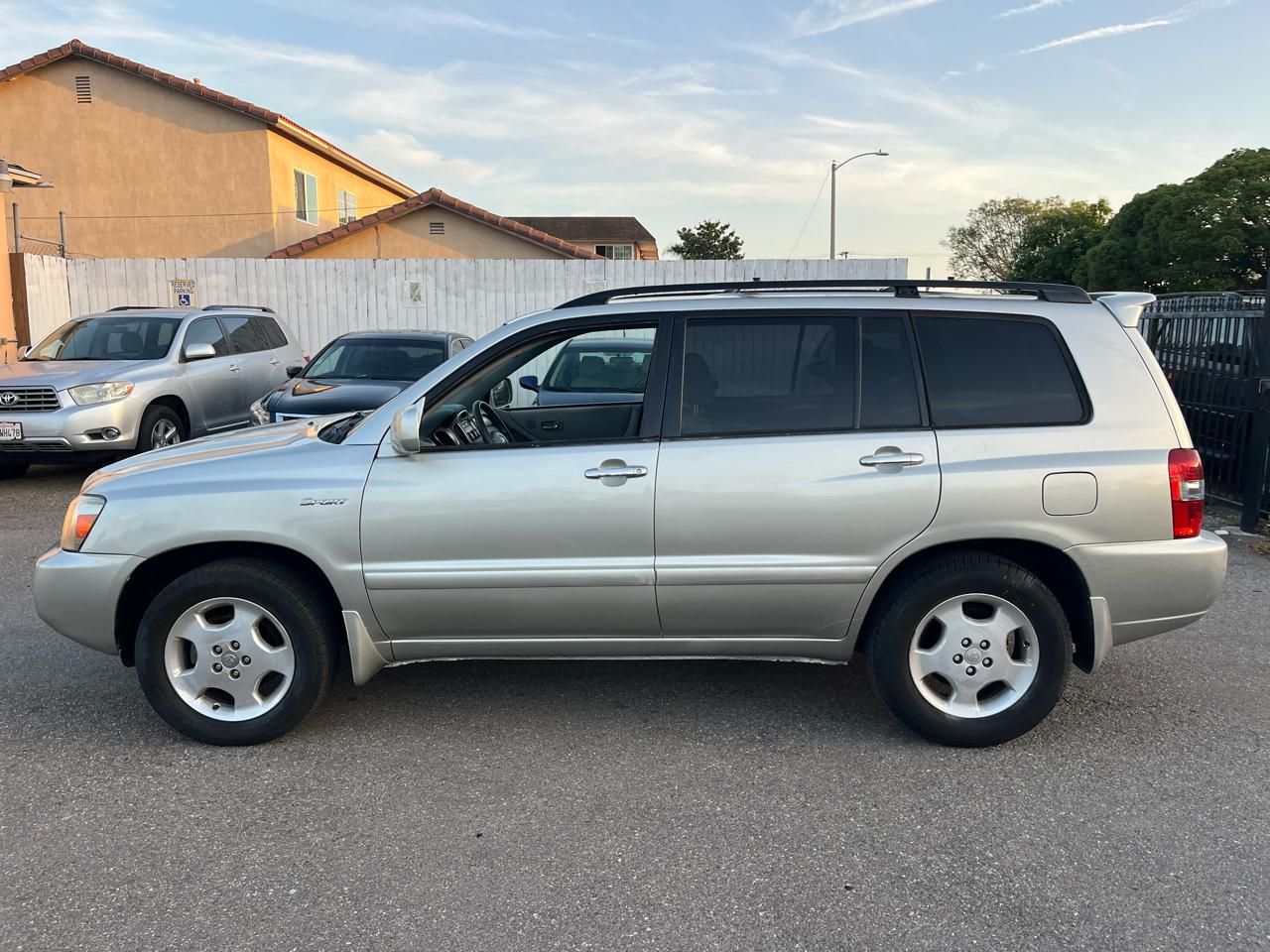 Toyota Highlander Limited V6 2WD 2006