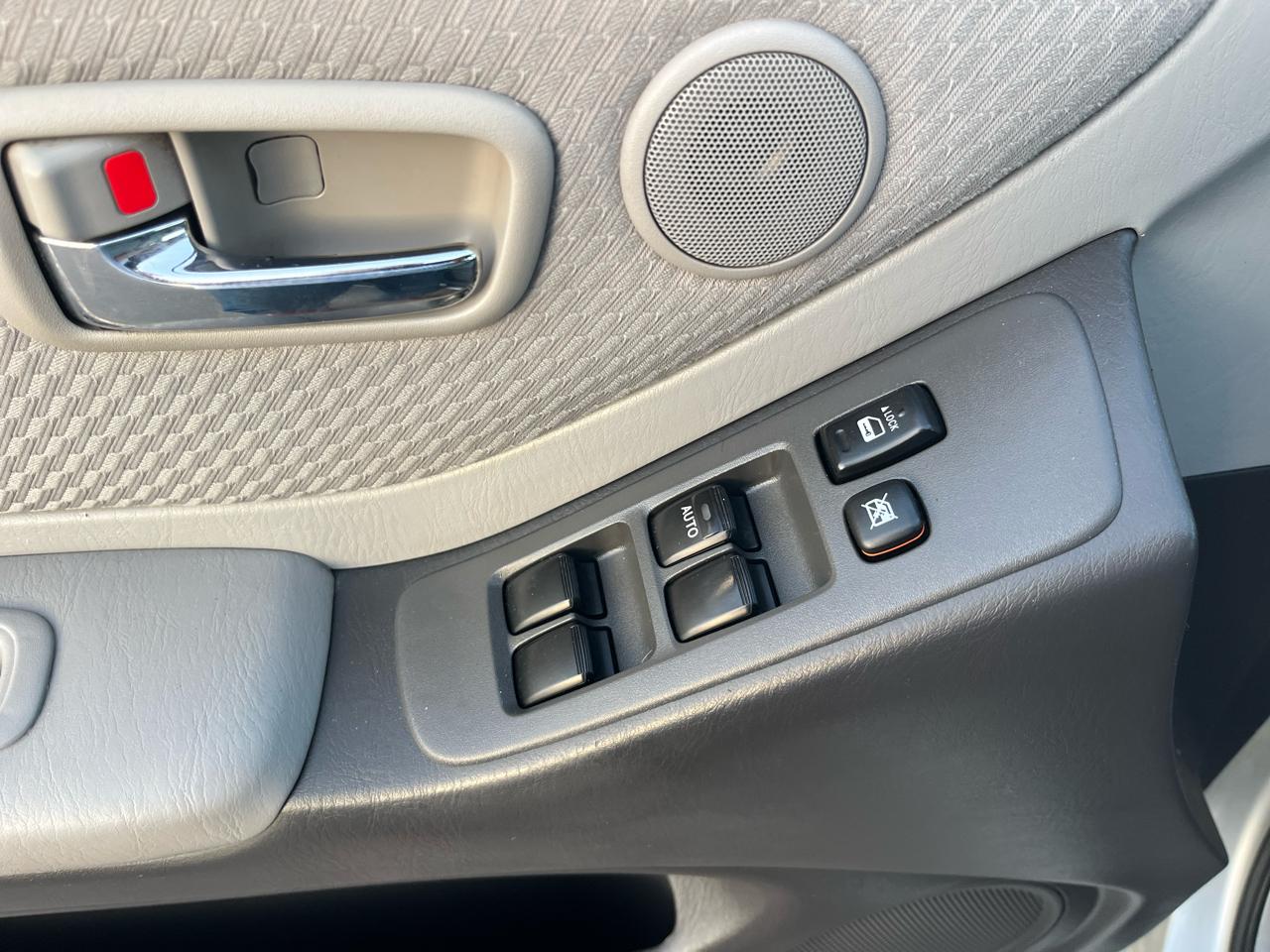 Toyota Highlander Limited V6 2WD 2006