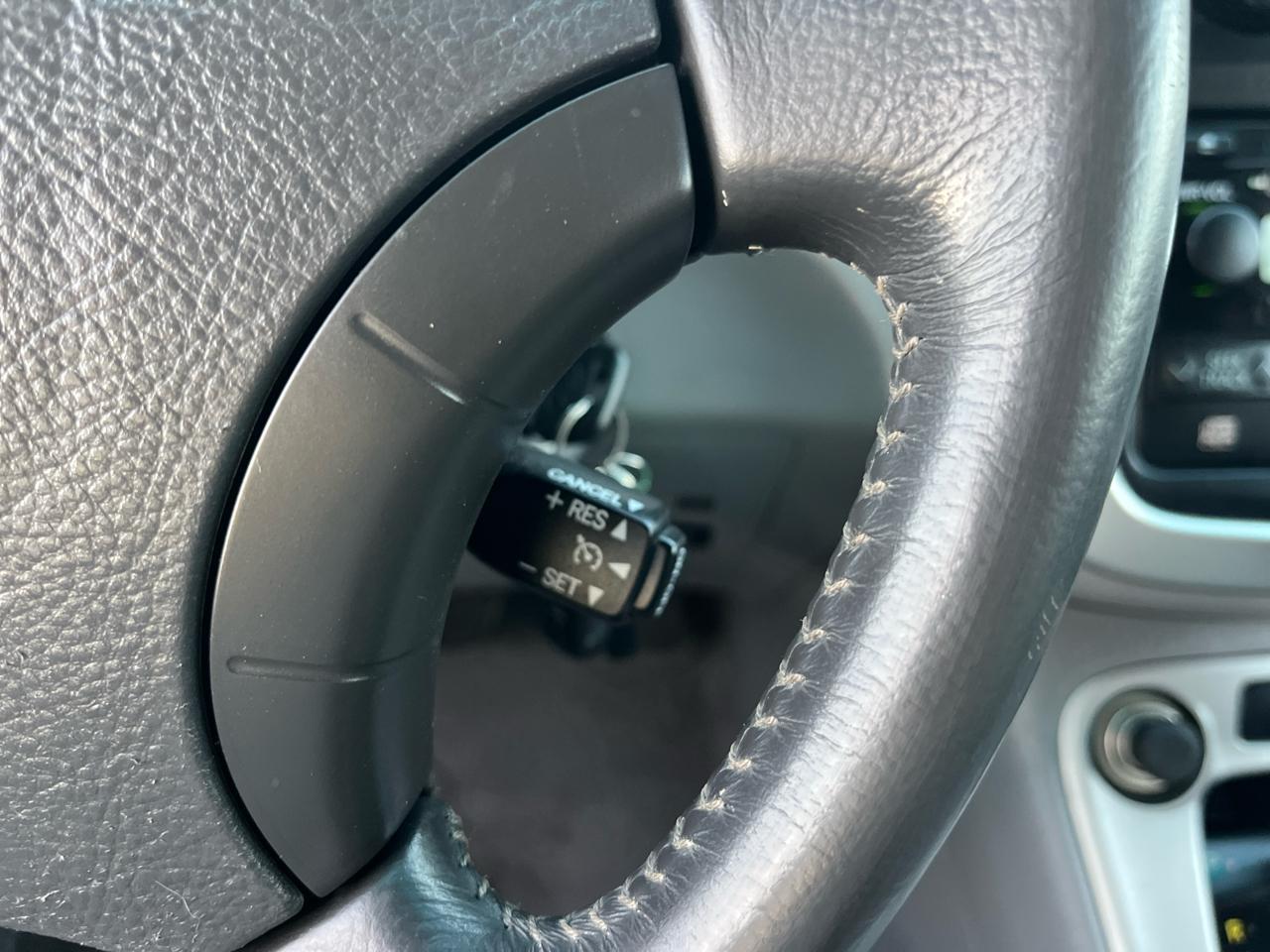 Toyota Highlander Limited V6 2WD 2006