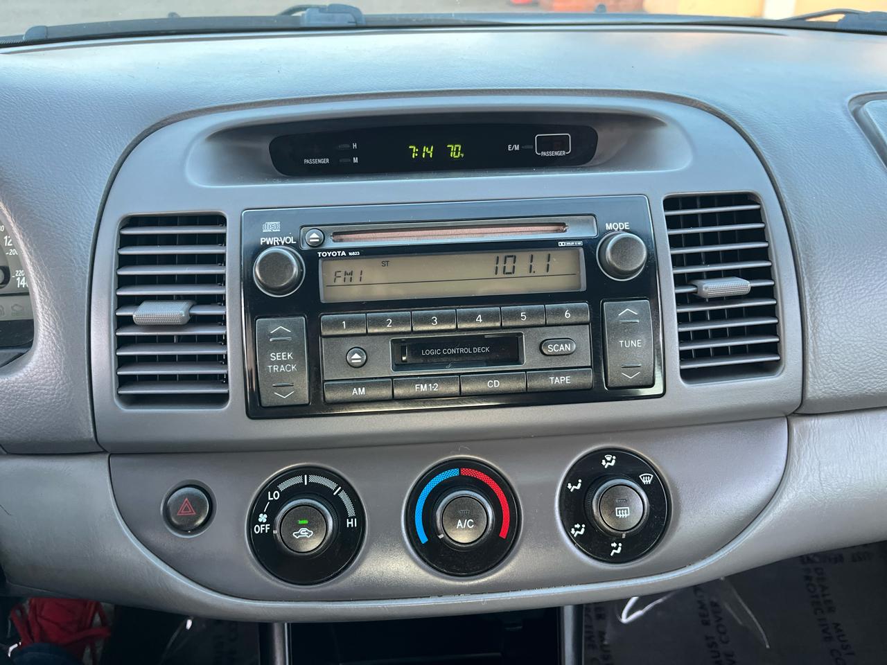 Toyota Camry Standard 2004