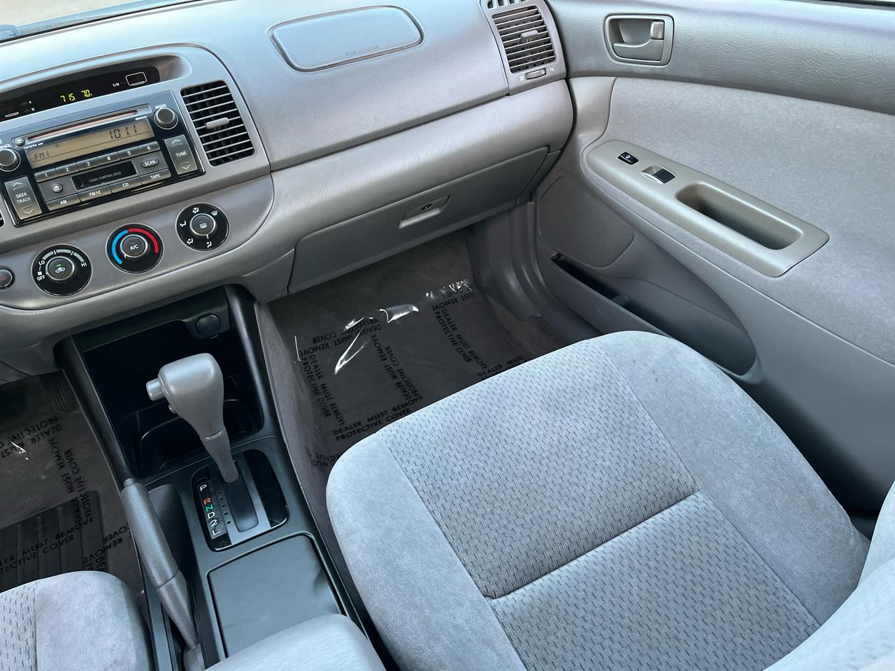 Toyota Camry Standard 2004