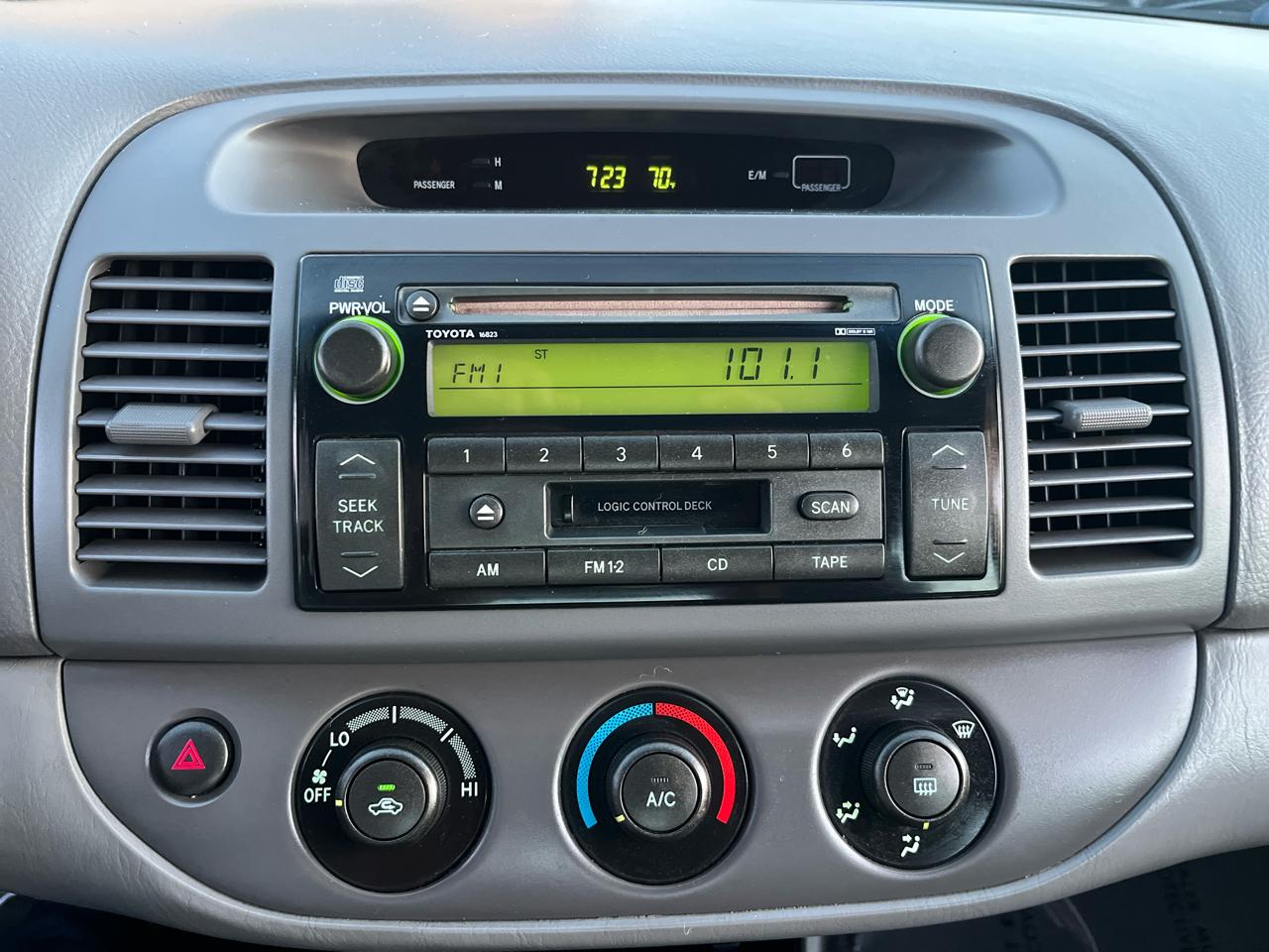 Toyota Camry Standard 2004