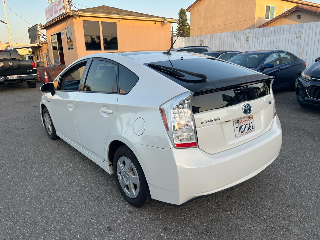 Toyota Prius Prius V 2010