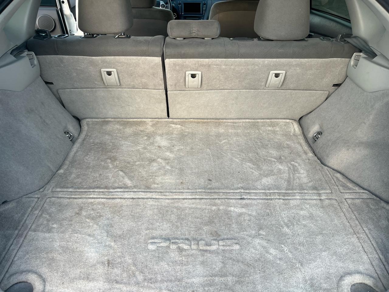 Toyota Prius Prius V 2010