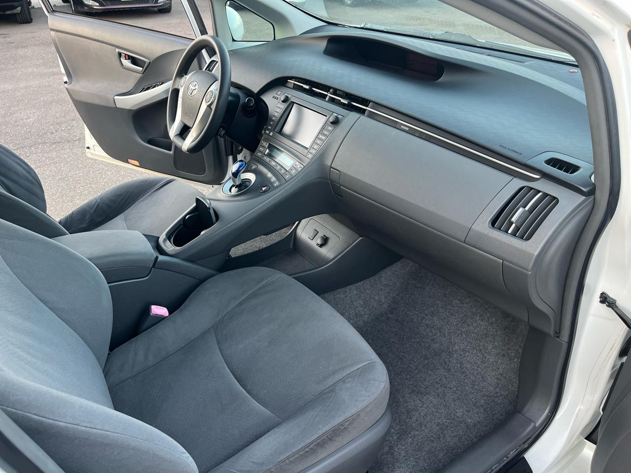 Toyota Prius Prius V 2010