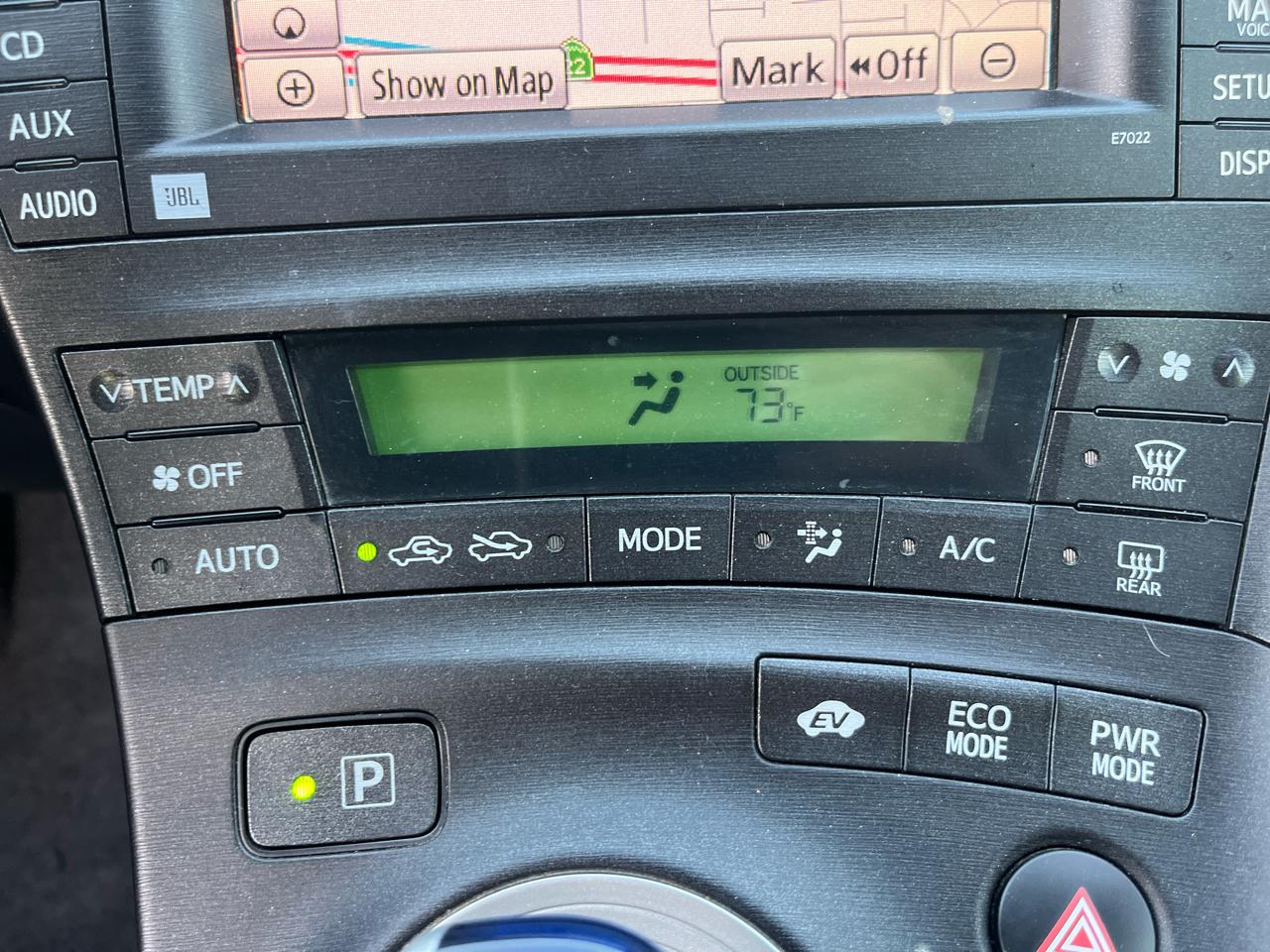 Toyota Prius Prius V 2010