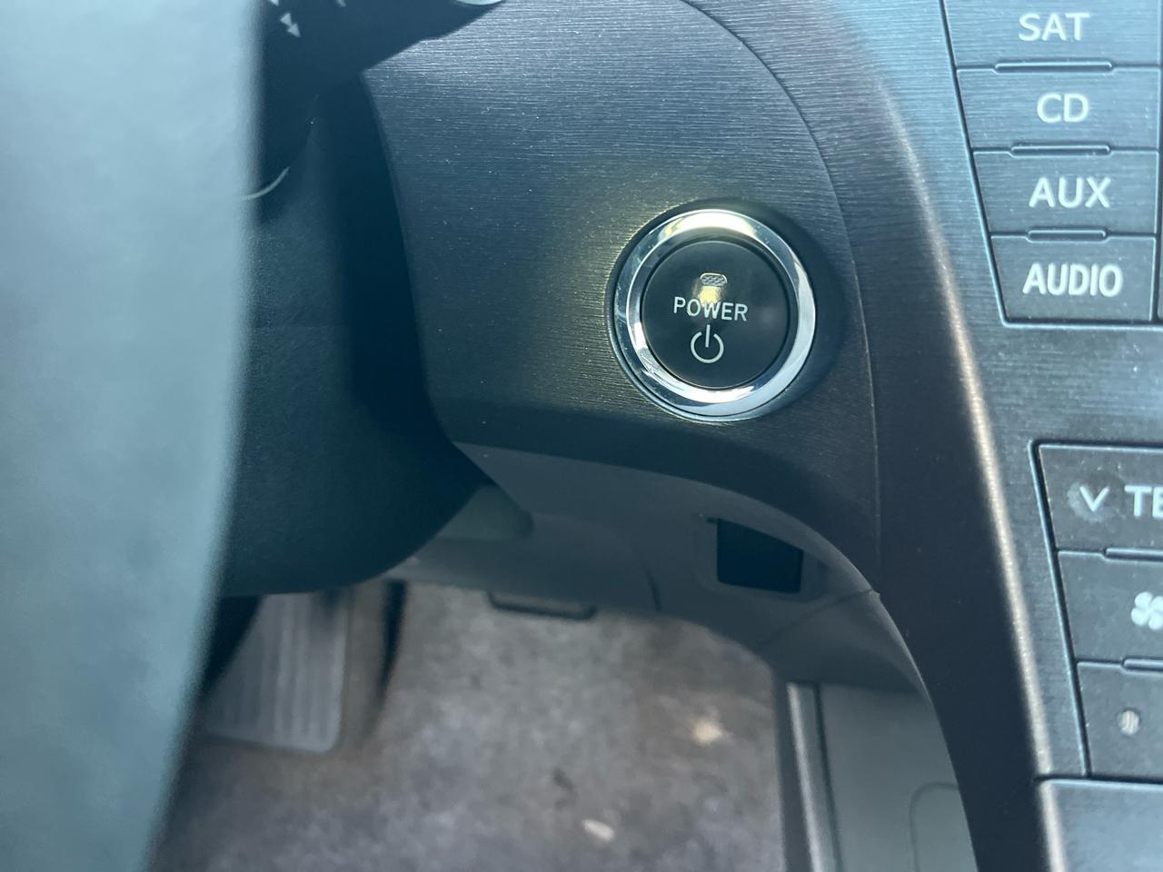 Toyota Prius Prius V 2010