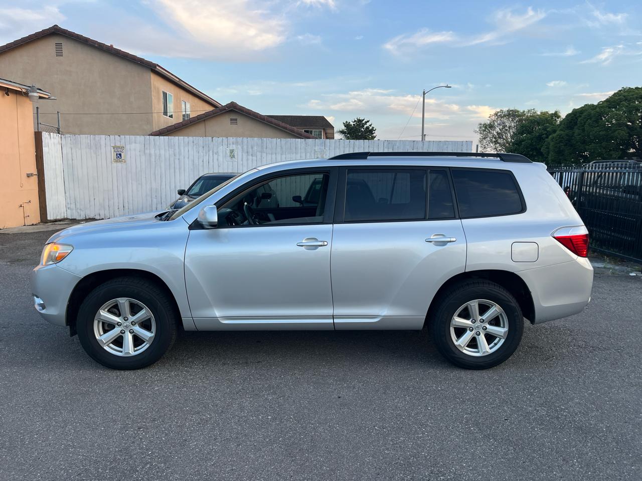 Toyota Highlander Base 2WD 2009