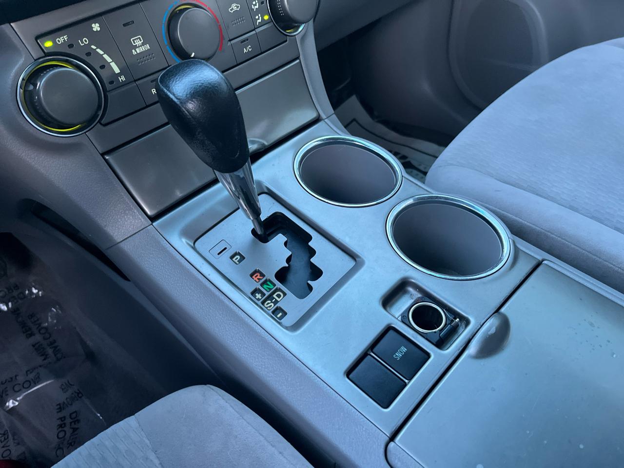 Toyota Highlander Base 2WD 2009