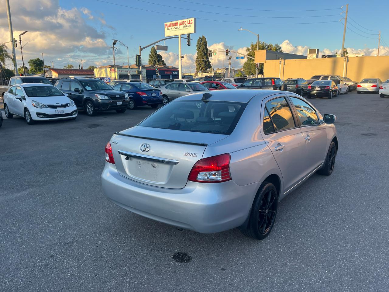 Toyota Yaris Sedan 4-Speed AT 2010