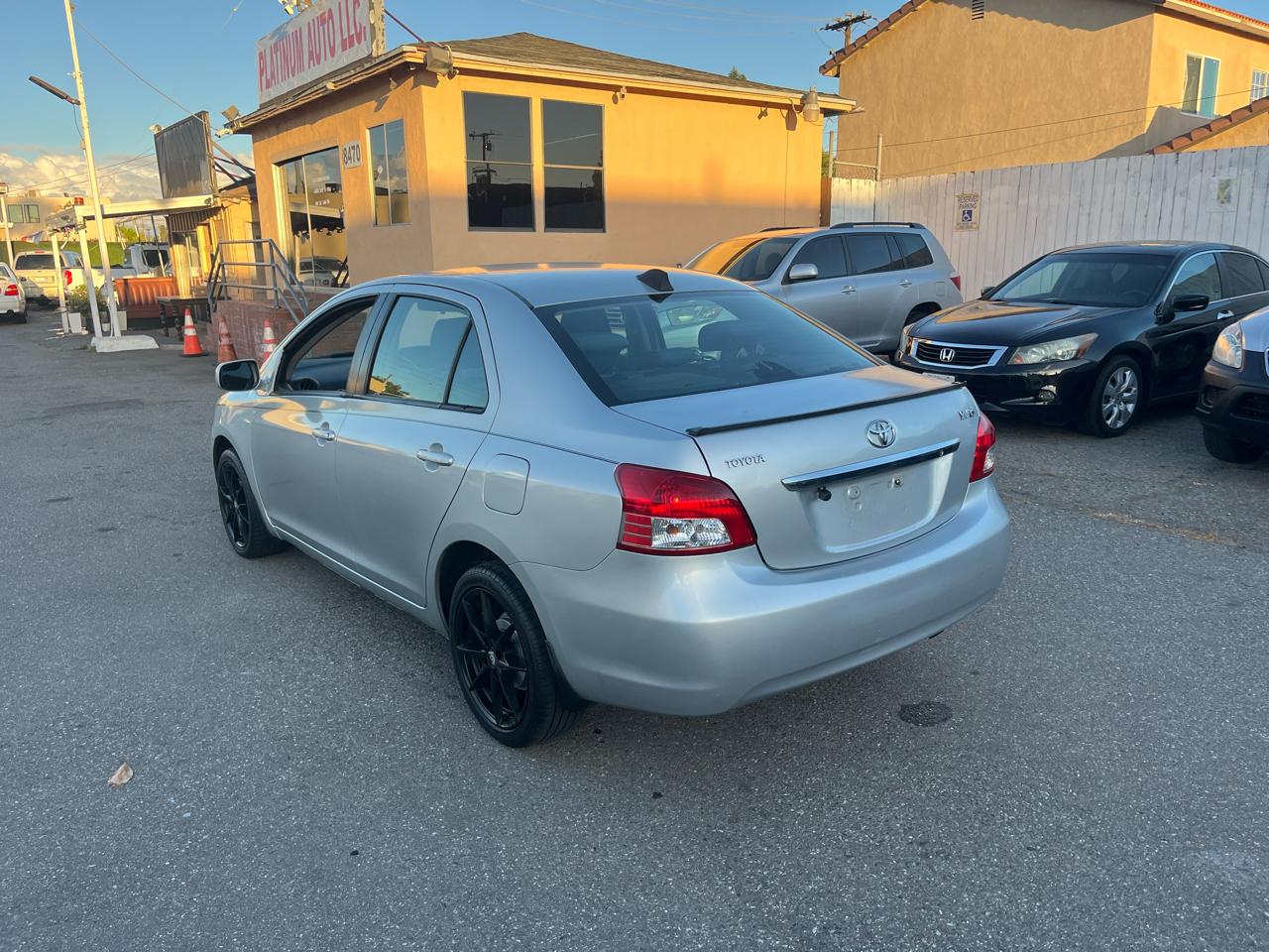 Toyota Yaris Sedan 4-Speed AT 2010