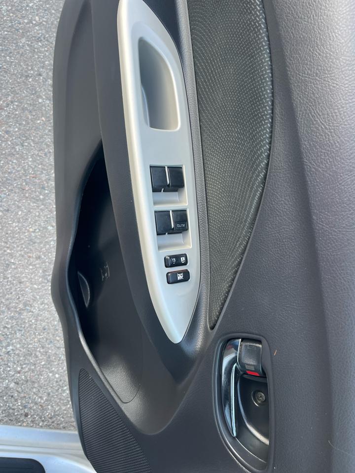 Toyota Yaris Sedan 4-Speed AT 2010