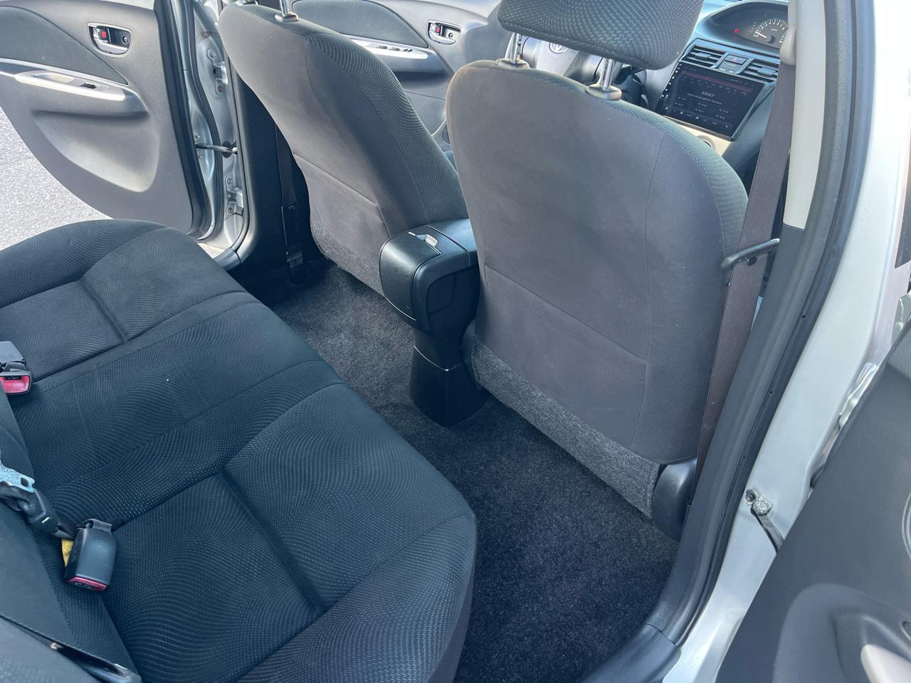 Toyota Yaris Sedan 4-Speed AT 2010