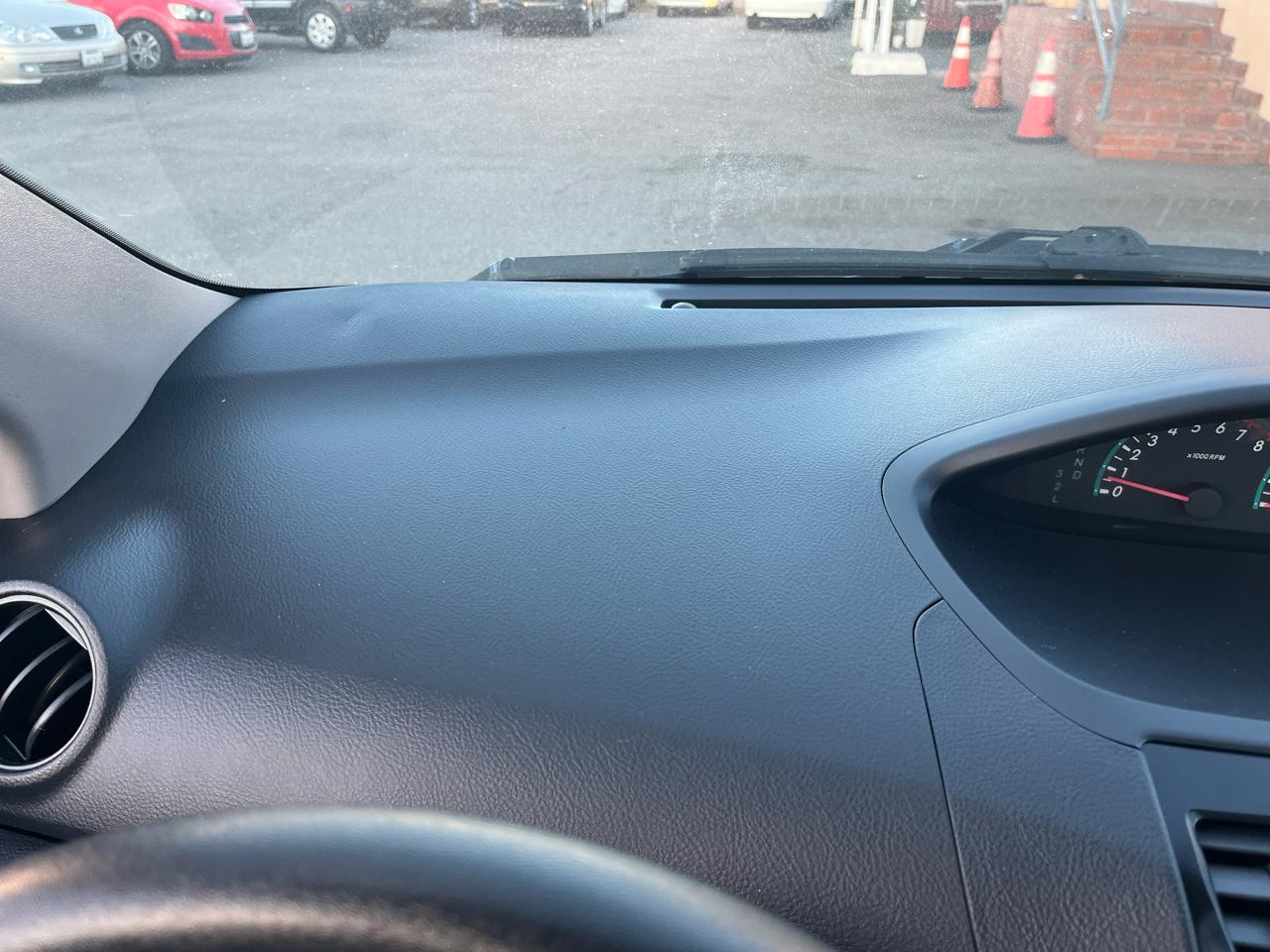 Toyota Yaris Sedan 4-Speed AT 2010