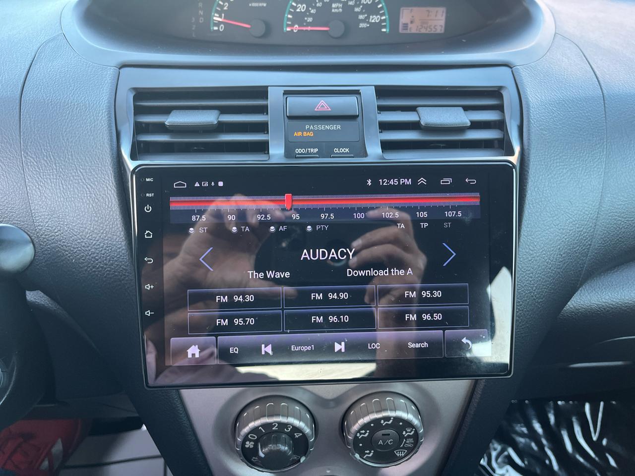 Toyota Yaris Sedan 4-Speed AT 2010